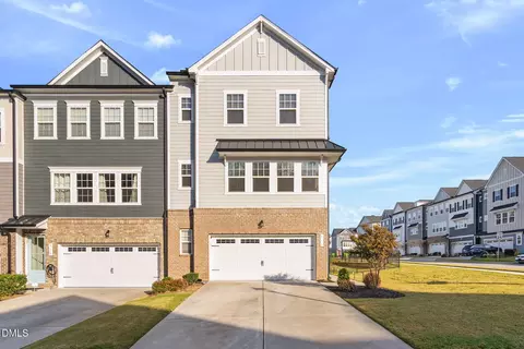 811 Amley Pl, Apex, NC 27523