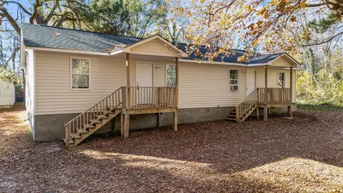 691-693 Boddie St, Henderson, NC 27536