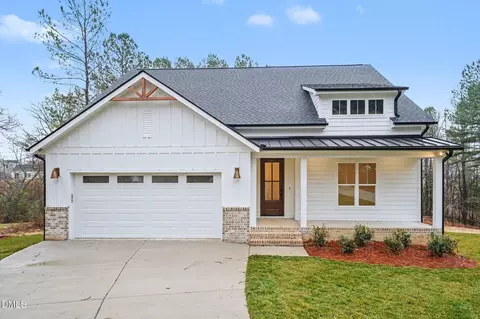 608 Sage Ct, Fuquay Varina, NC 27526