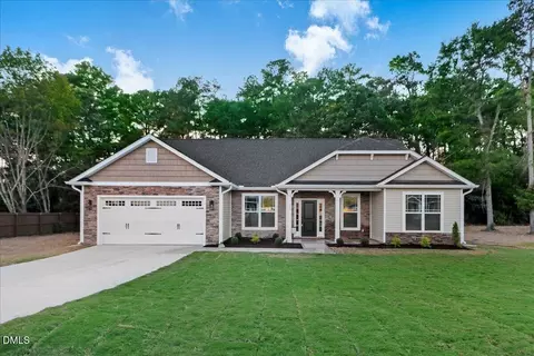 105 Oxford Ct, La Grange, NC 28551