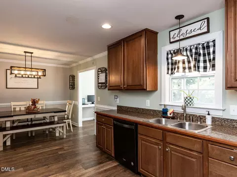 Kitchen - 61 Shepherd Dr, Benson, NC 27504 photo 2 of 2