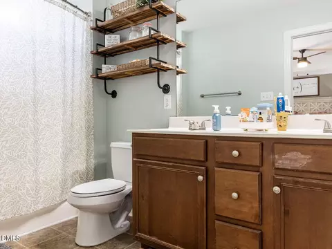 Bath - 61 Shepherd Dr, Benson, NC 27504 photo 2 of 3