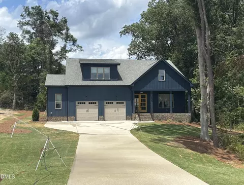 3809 Fairway View Dr, Fuquay Varina, NC 27526
