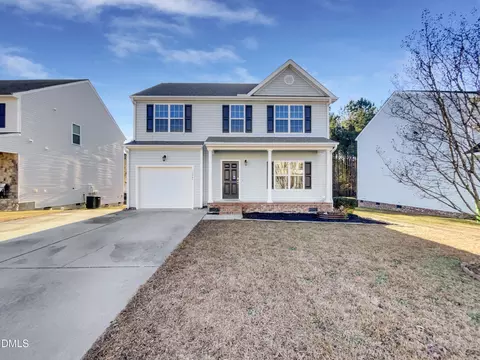 1247 Braemar Highland Dr, Zebulon, NC 27597