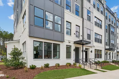 104 Parks Edge Way # 100, Wake Forest, NC 27587