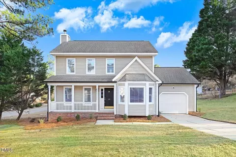 514 Bayshore Dr, Fayetteville, NC 28311