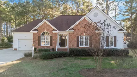 9212 Hunters Greene Dr, Zebulon, NC 27597