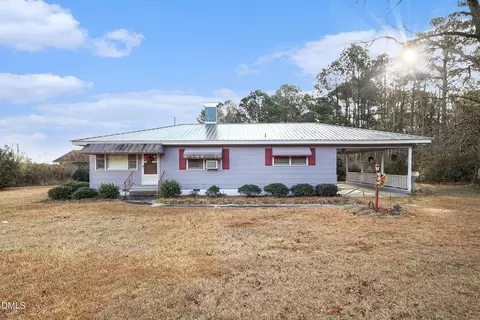 1249 Fann School Rd, Salemburg, NC 28385