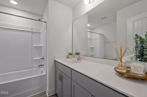 Bath - 1412 Scholar Dr, Durham, NC 27703 photo 4 of 4