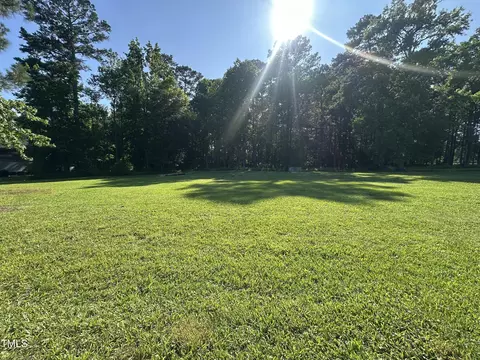 26 Phillips Rd, Selma, NC 27576