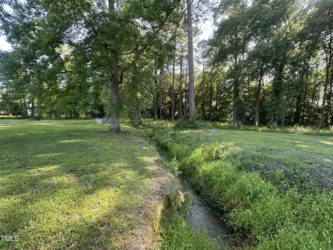 26 Phillips Rd, Selma, NC 27576 photo 4