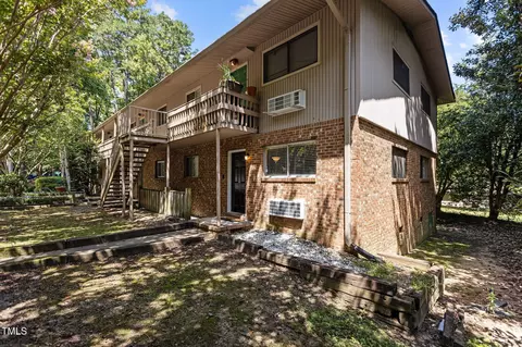 1 Shepherd Ln #B4, Chapel Hill, NC 27514