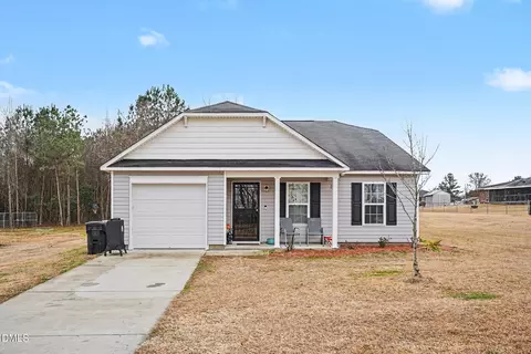 702 N Saratoga St, Stantonsburg, NC 27883