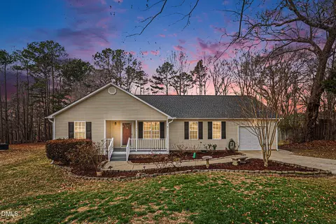 186 Turtle Point Dr, Fuquay Varina, NC 27526