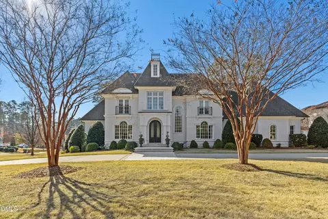 1015 Venetian Ct, Cary, NC 27518