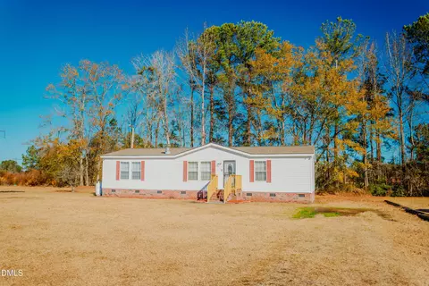 170 Beth Dr, Lumberton, NC 28358