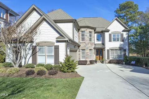 2705 Peachleaf St, Raleigh, NC 27614