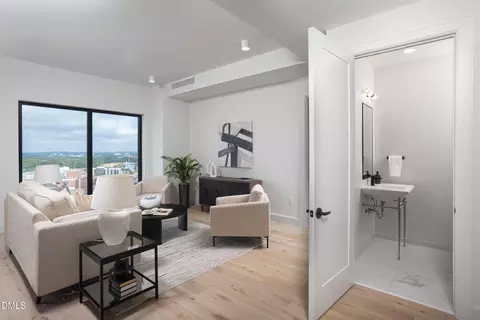 Living - 115 Morris St #2007, Durham, NC 27701 photo 2 of 3