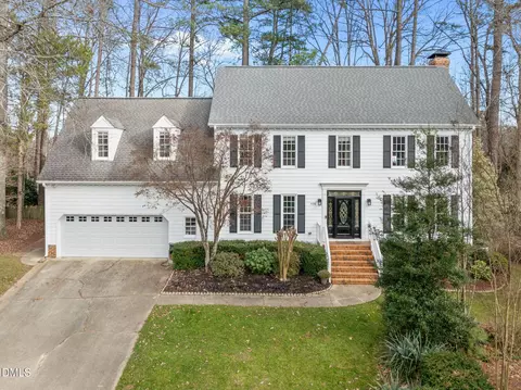 106 Glenhigh Ct, Cary, NC 27511