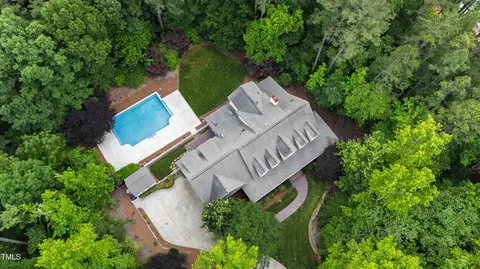 131 Lavinia Ln, Chapel Hill, NC 27516