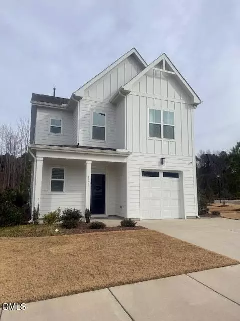 178 Village Walk Dr, Clayton, NC 27527