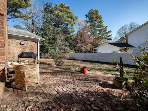 Exterior - 811 Baker St, Smithfield, NC 27577 photo 4 of 8