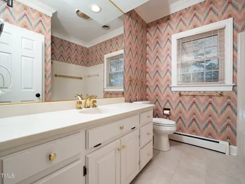 Bath - 811 Baker St, Smithfield, NC 27577 photo 2 of 3