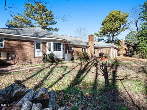 Exterior - 811 Baker St, Smithfield, NC 27577 photo 6 of 8