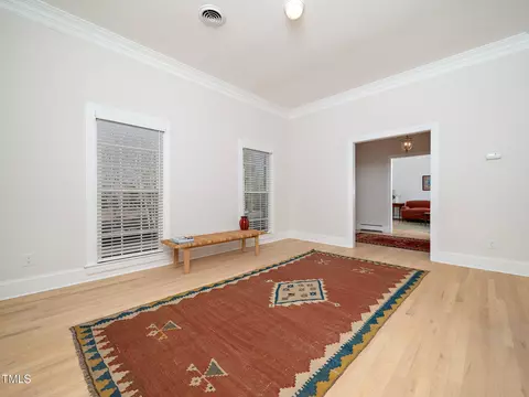 Living - 811 Baker St, Smithfield, NC 27577 photo 2 of 5