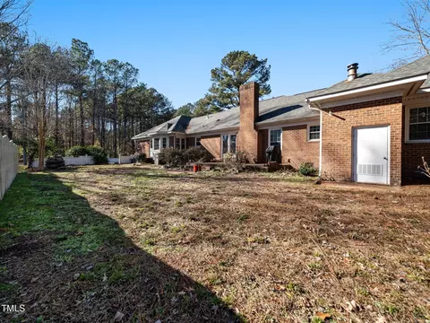 Exterior - 811 Baker St, Smithfield, NC 27577 photo 5 of 8