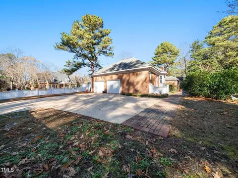 Exterior - 811 Baker St, Smithfield, NC 27577 photo 7 of 8