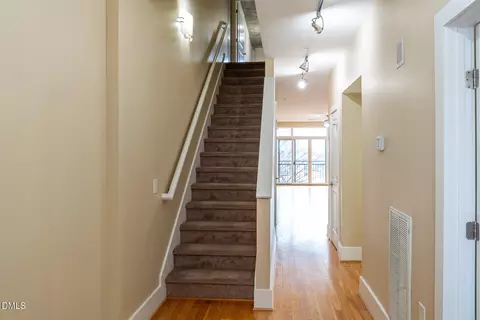 444 S Blount St #328, Raleigh, NC 27601