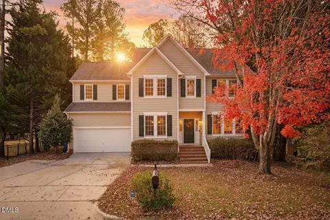 2120 Village Oaks Ln, Raleigh, NC 27614