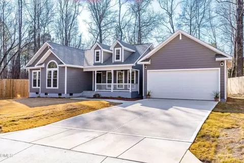 820 E Cardinal Dr, Fuquay Varina, NC 27526