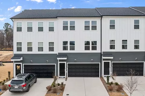 1528 Tamarisk Ln, Durham, NC 27703