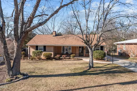 1518 Sherwood Dr, Burlington, NC 27215