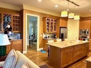 101 Village Gate Dr, Chapel Hill, NC 27514
