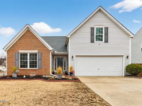 742 Willow Bay Dr, Fuquay Varina, NC 27526