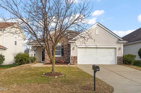 328 Larktree Ln, Fuquay Varina, NC 27526