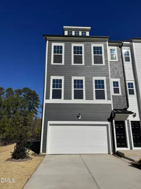 5964 Dunzo Dr, Raleigh, NC 27617