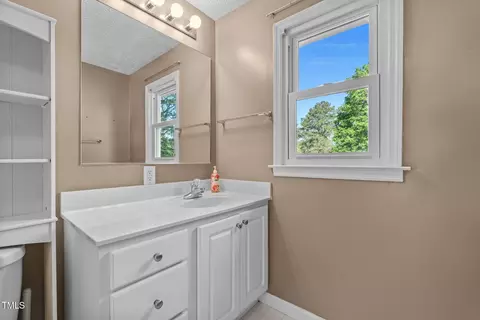 Bath - 315 Smith St, Vass, NC 28394 photo 5 of 6