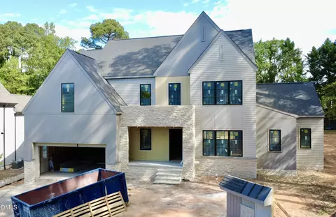 704 Coventry Ct, Raleigh, NC 27609