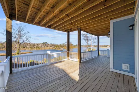 Exterior - 13 E Cannon Cv, Hampstead, NC 28443 photo 9 of 17
