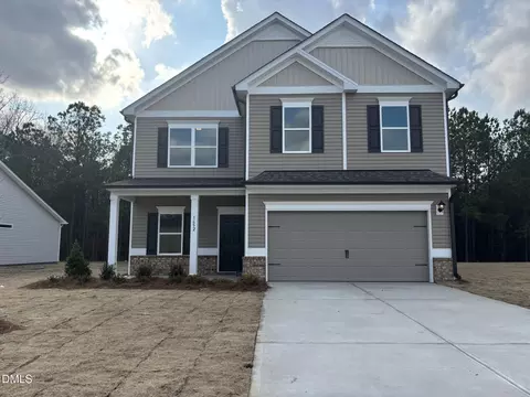1652 Elk Run Dr, Fayetteville, NC 28312