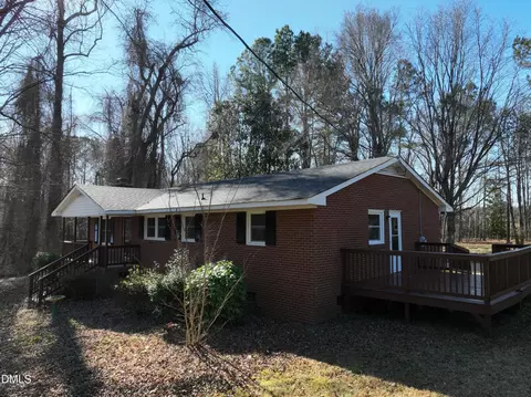 1412 Chamblee Rd, Zebulon, NC 27597