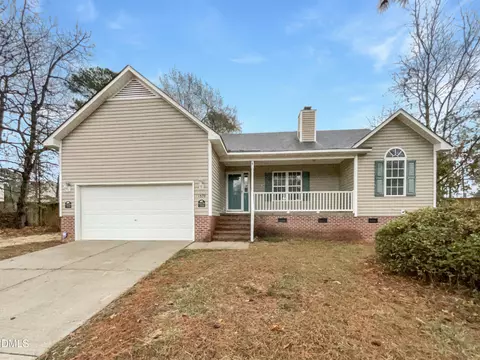 1570 Clan Campbell Dr, Raeford, NC 28376
