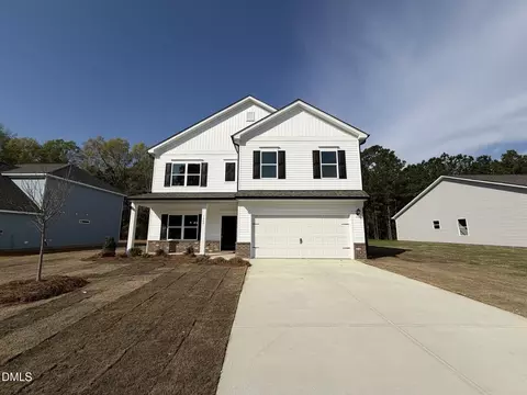 1660 Elk Run Dr, Fayetteville, NC 28312
