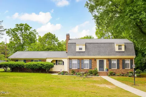 2021 Sunnybrook Dr, Burlington, NC 27215
