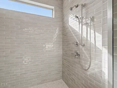Bath - 2312 Broad St, Durham, NC 27704 photo 3 of 8