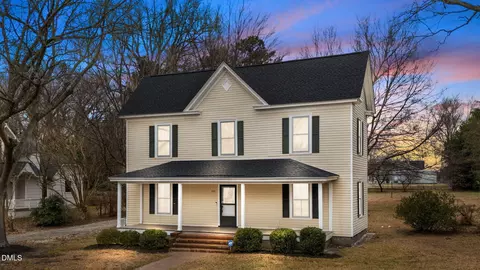 230 Chavasse Ave, Henderson, NC 27536